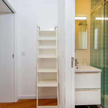 7ti7 Telhal With A Lovely Backyard Apartment